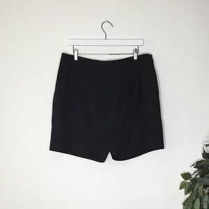 NWT Liz Claiborne Short Skort
